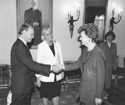 V4.JPG (24636 BYTES)