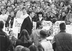 P1.JPG (30457 BYTES)