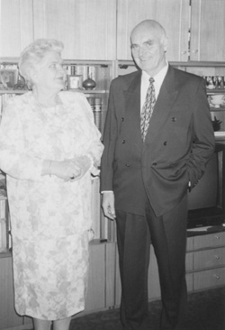 LA2.JPG (28430 BYTES)