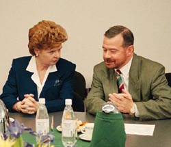 V2.JPG (20641 BYTES)