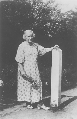 AA1.JPG (38975 BYTES)