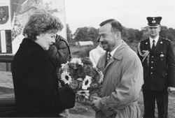 12.JPG (21033 BYTES)