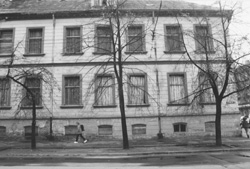 MI4.JPG (25962 BYTES)