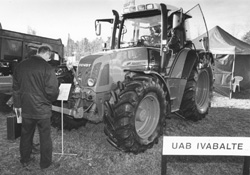 R3.JPG (25769 BYTES)