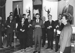 V4.JPG (24629 BYTES)