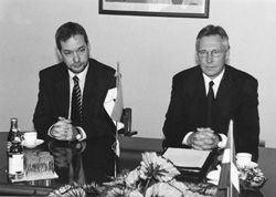 I2.JPG (21978 BYTES)