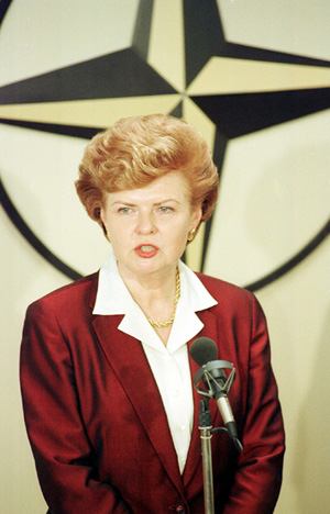 BE2.JPG (65044 BYTES)