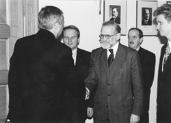 A1.JPG (19124 BYTES)