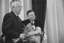 VI4.JPG (12652 BYTES)