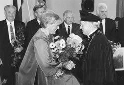 LL1.JPG (14455 BYTES)