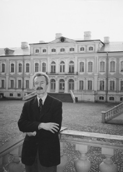 VI1.JPG (30121 BYTES)