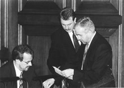 S11.JPG (18955 BYTES)