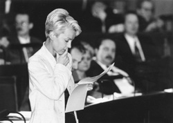 S9.JPG (18436 BYTES)