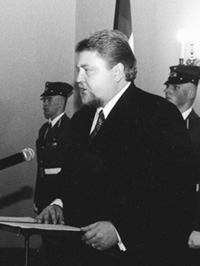 O4.JPG (17494 BYTES)