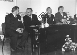 B3.JPG (21100 BYTES)