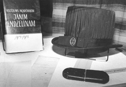 A4.JPG (19511 BYTES)