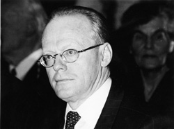 101.JPG (16697 BYTES)