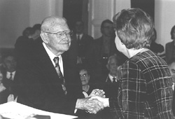 14.JPG (18870 BYTES)