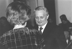 18.JPG (16464 BYTES)