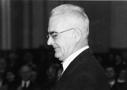 23.JPG (14034 BYTES)