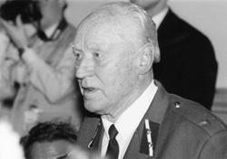 27.JPG (18196 BYTES)