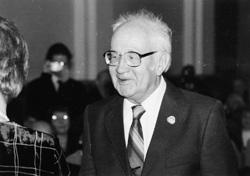 33.JPG (17956 BYTES)