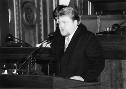 A2.JPG (19348 BYTES)