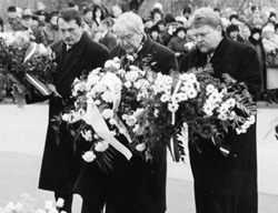 B3.JPG (30119 BYTES)