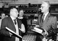 F2.JPG (28711 BYTES)