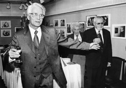 F4.JPG (24745 BYTES)