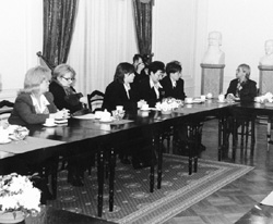 S1.JPG (27366 BYTES)