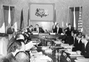 I3.JPG (36050 BYTES)