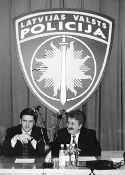 P1.JPG (40578 BYTES)