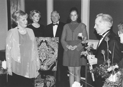 R6.JPG (24137 BYTES)