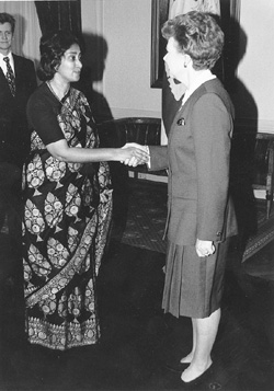 V1.JPG (38983 BYTES)