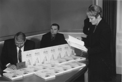 MI4.JPG (15369 BYTES)