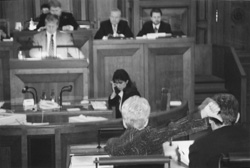 MI8.JPG (19771 BYTES)