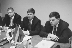 L1.JPG (25441 BYTES)