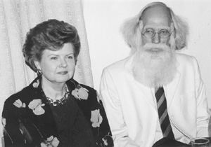 E1.JPG (24586 BYTES)