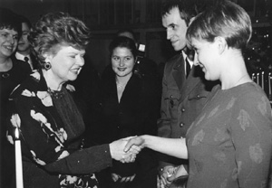 E2.JPG (27396 BYTES)