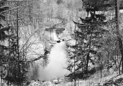 PI12.JPG (32774 BYTES)