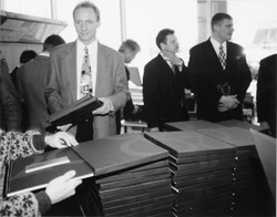 MI1.JPG (23500 BYTES)