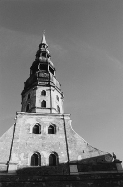 MI8.JPG (27546 BYTES)