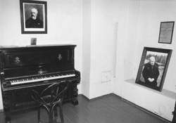 VVV2.JPG (16822 BYTES)