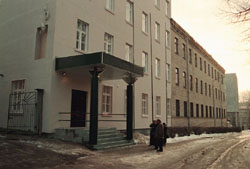 TIESUN~1.JPG (23018 BYTES)