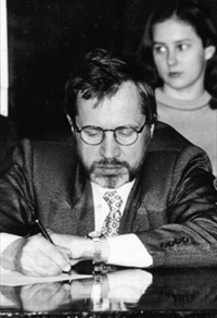 J4.JPG (26388 BYTES)