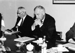 I5.JPG (15996 BYTES)