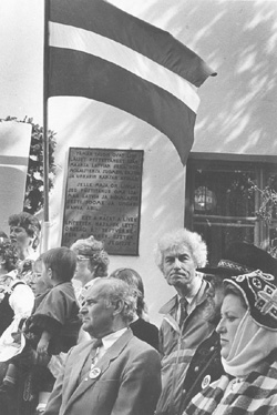 Z10.JPG (43195 BYTES)