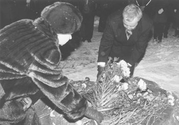 B1.JPG (61839 BYTES)