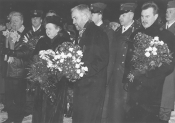 B2.JPG (52585 BYTES)